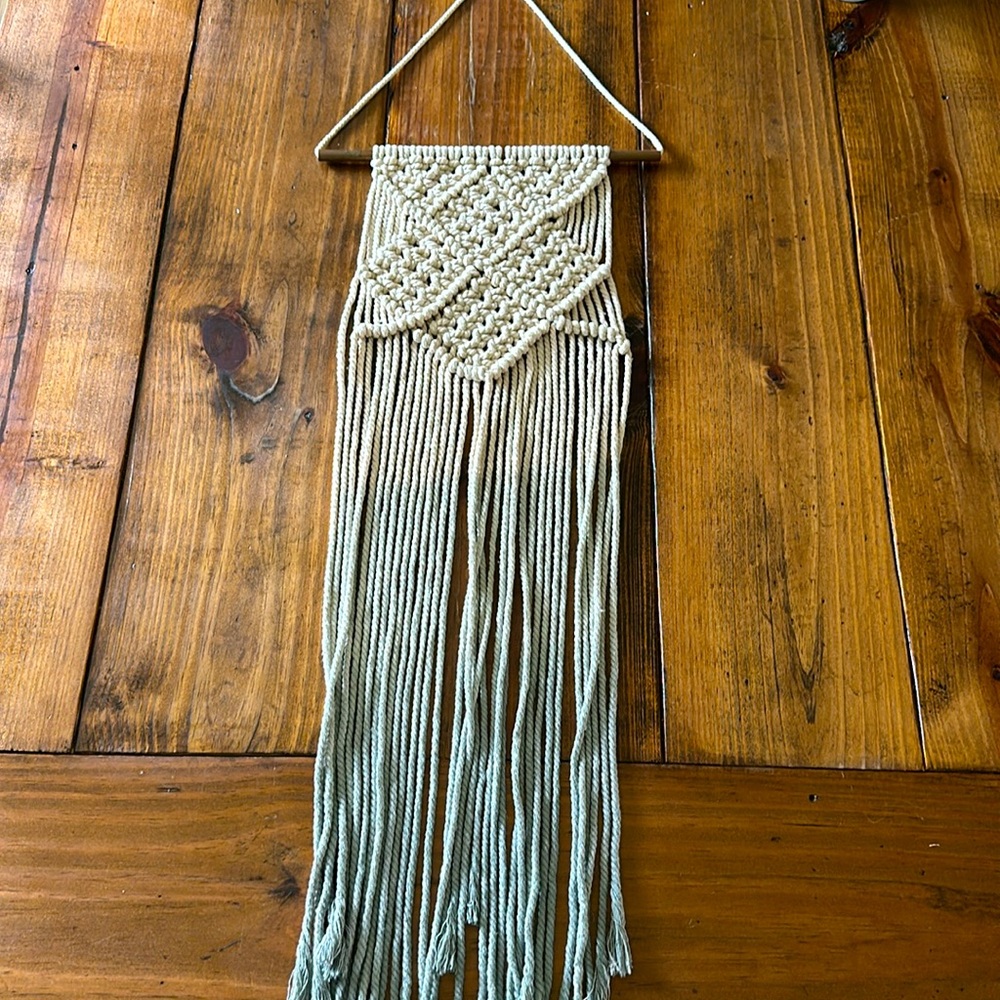 Macrame wall hanging